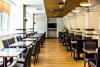 営業時間：17：30～21：00
料金：大人 3,960円→3,520円
ネット予約がお得
※ゴールデンウイークや年末年始の特日を除きます。

お子様 2,310円※4～11歳
※4歳未満無料