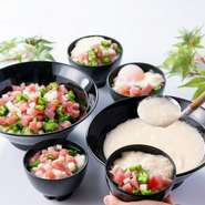 豊洲市場が近い潮見ならではの特別メニューを～10:30限定で提供しております。
お好みで半熟卵やわさびを添えたり、アレンジしてお召し上がりください。
