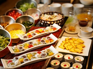 色とりどりの食材を活かしたビュッフェは総勢50種以上