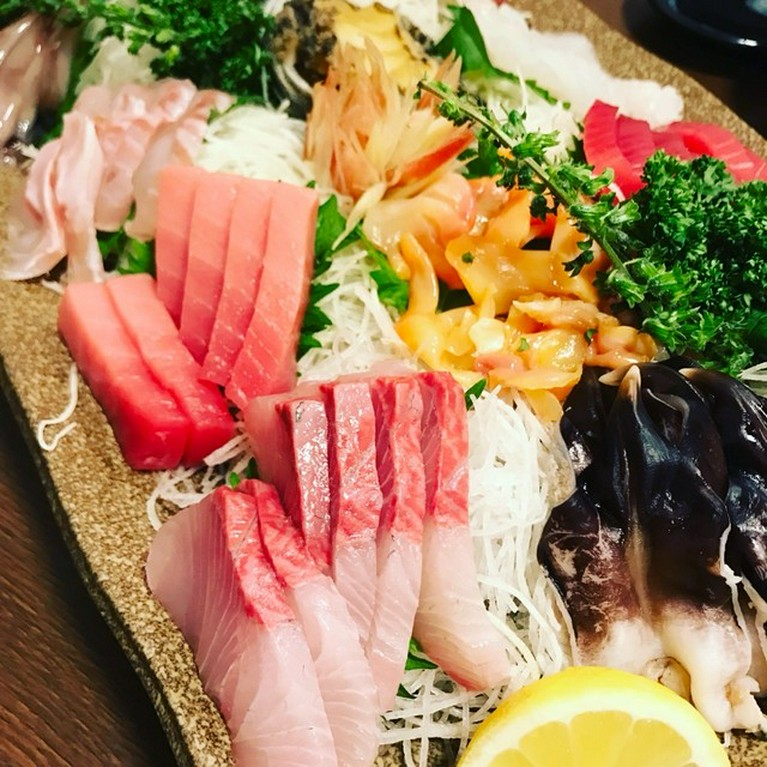 お刺身の盛り合わせ（2人前より）
