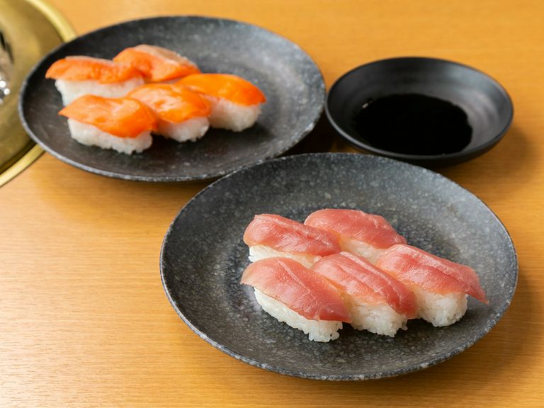 人気の寿司ネタは店内仕込み。幅広く支持される納得のクオリティ