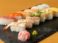 常時10種以上がラインナップ！バラエティ豊かな『寿司』