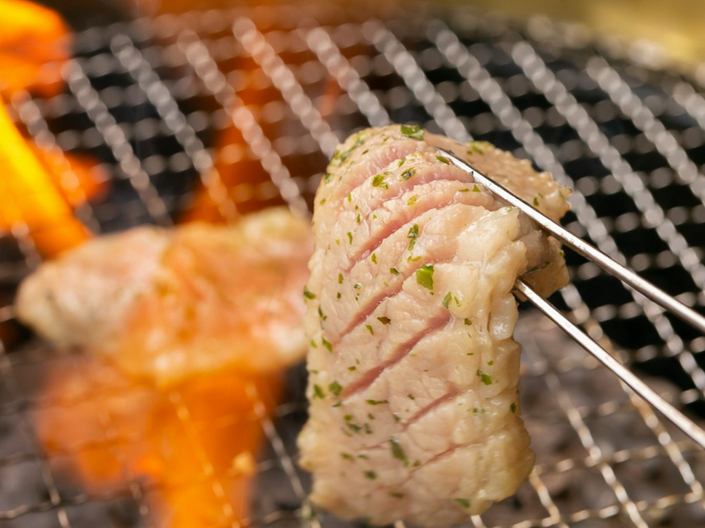 自慢のカルビに魚介の旨みをプラス！『海賊王カルビ』