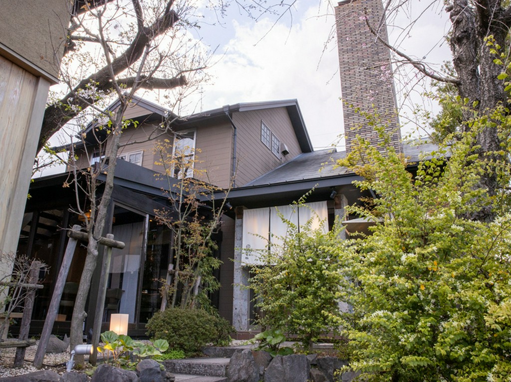 リラックスさせてくれる、手入れの行き届いた庭園