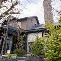 リラックスさせてくれる、手入れの行き届いた庭園