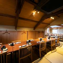 家族の集まりから貸し切りの宴会まで対応できる料理店