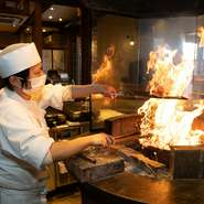 実際に食べた料理の感想を、できるだけタイムリーに聞くことを心がけています。率直な意見こそ、さまざまな用途で利用できる店舗へと繋がる第一歩。自身の料理人としての活力にも繋がっているそうです。