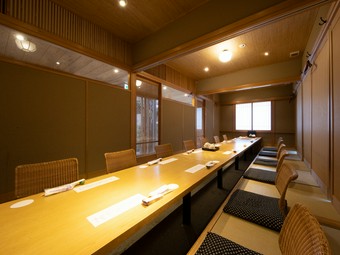 少人数から宴会利用まで、ゆったりと食を楽しめる会食