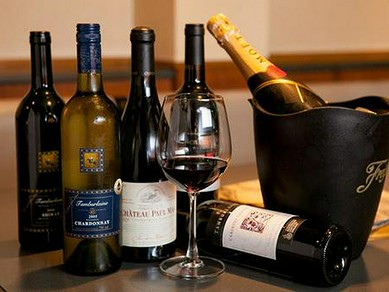 豊富なワインを取り揃え