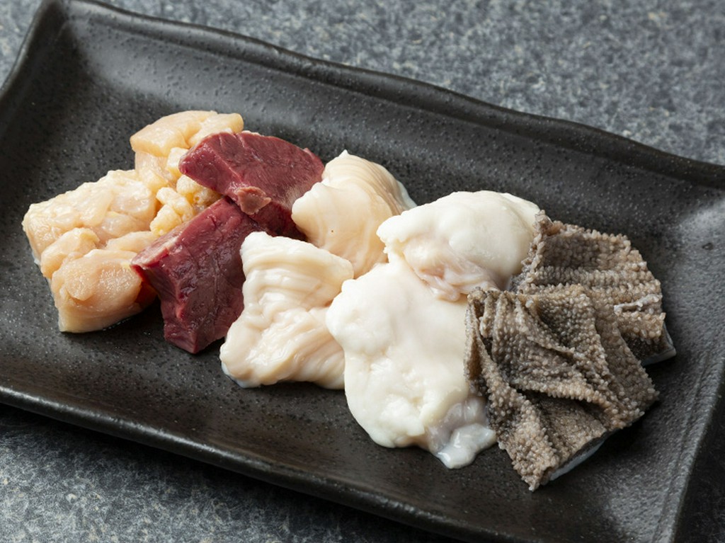 [おすすめ]ホルモン盛り合わせ