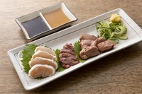 かしわ屋のプライドを掛けた逸品です。
ぜひお召し上がり下さい! 常連の池添様おすすめ!