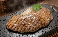 運動量が少ない付け根付近の赤身肉。しっかりとしたお肉の旨みが味わえるステーキです。