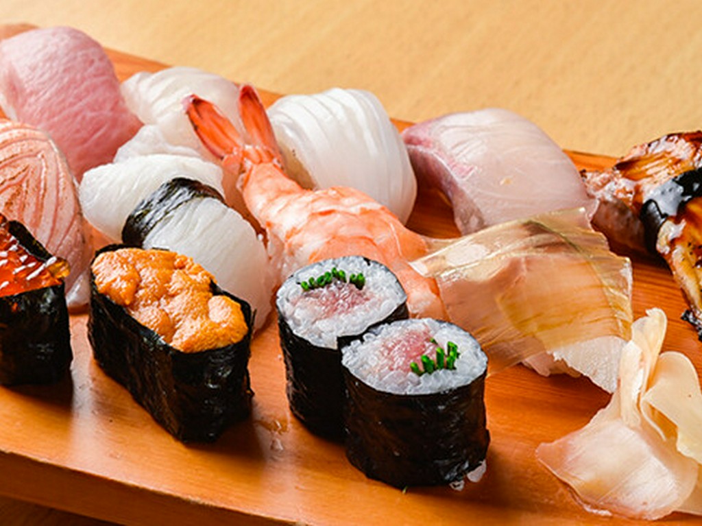 お子様も大満足！家族で味わえる寿司と海鮮丼