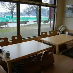 海を望む掘りごたつ席で、ゆったりと味わう和の美味
