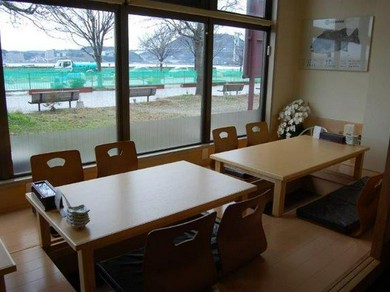 海を望む掘りごたつ席で、ゆったりと味わう和の美味