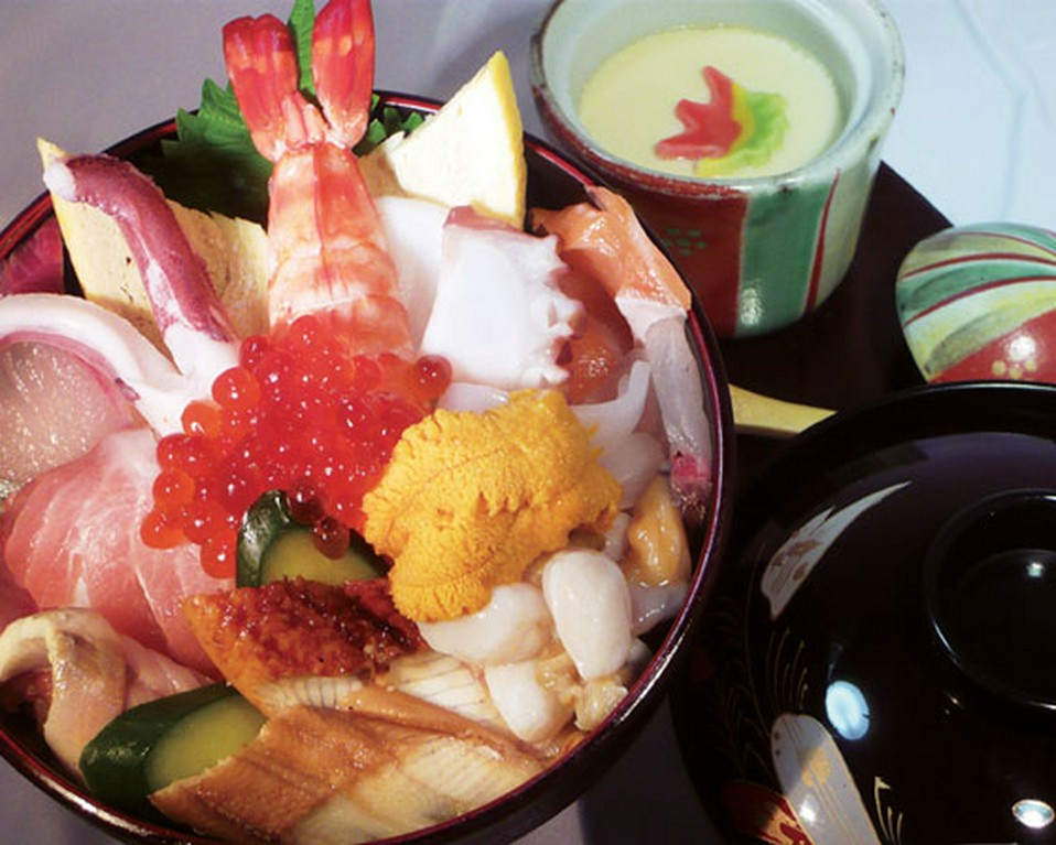 その日の最高級のネタを味わう『海鮮丼』