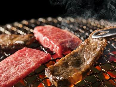 新名物！クジラ尾の身炙り焼き