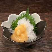 「おばいけ」は山口県の郷土料理の1つで、クジラの「尾羽毛」という部分をお湯でさらして酢味噌で和えたものです。