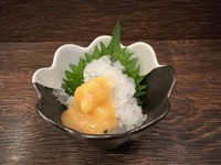 「おばいけ」は山口県の郷土料理の1つで、クジラの「尾羽毛」という部分をお湯でさらして酢味噌で和えたものです。