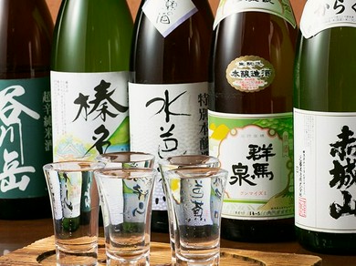 地酒や焼酎はもちろん、ウイスキーも10種類以上！