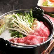 飛騨高山の情緒あふれる町並みに佇む【味の与平】。飛騨牛や地元のおいしいもの満載のレストランは家族旅行にも最適。素敵な思い出をもう一つ増やしてみませんか。