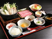 こだわりの割り下で、肉も野菜もたっぷり楽しめる『飛騨牛すき焼き御膳』