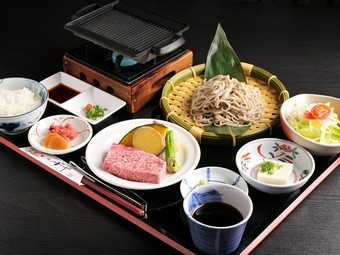 飛騨高山の魅力的な食文化を一度に味わう『飛騨牛飛騨そば御膳』