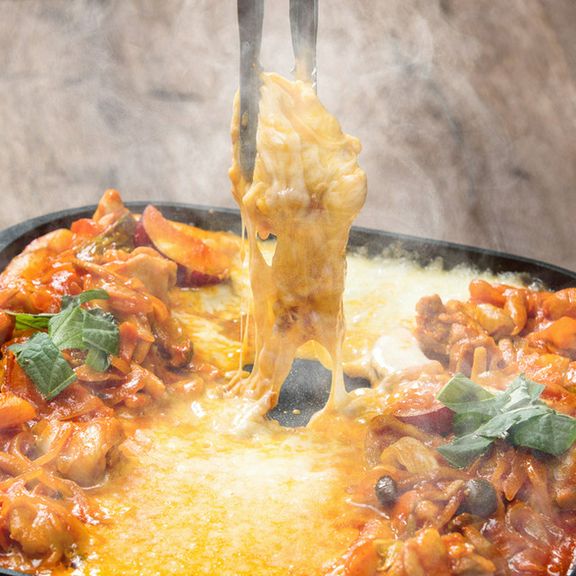 宴会のコースが登場