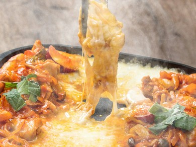 宴会のコースが登場