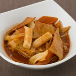 韓国の細長いおもちをピリ辛のソースで。
韓国屋台の定番料理!!