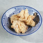 ジューシーな鶏のから揚げです。