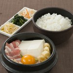 豚肉でがっつり大満足な純豆腐です！
（ナムル＋ごはんor十五穀米）
