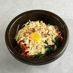 ビビンバにチーズをトッピング