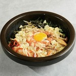 みんな大好き明太子をビビンバ丼にトッピング！明太子のピリ辛がアクセント。
