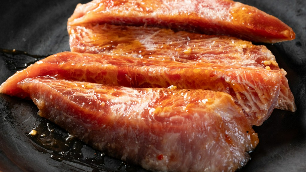 濃厚な旨みと贅沢な厚切り。『厚切りロース』で至福のひととき