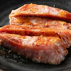 濃厚な旨みと贅沢な厚切り。『厚切りロース』で至福のひととき