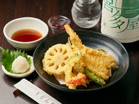 旬を楽しむ天ぷら『海鮮入り天ぷら盛り合わせ』