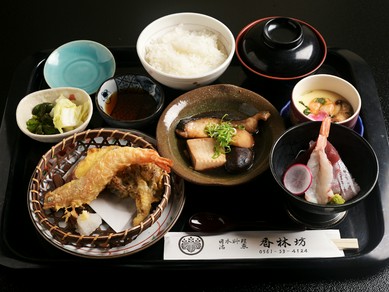 銀鱈の煮付けをメインに仕立てた、心も満たされる『香林坊御膳』
