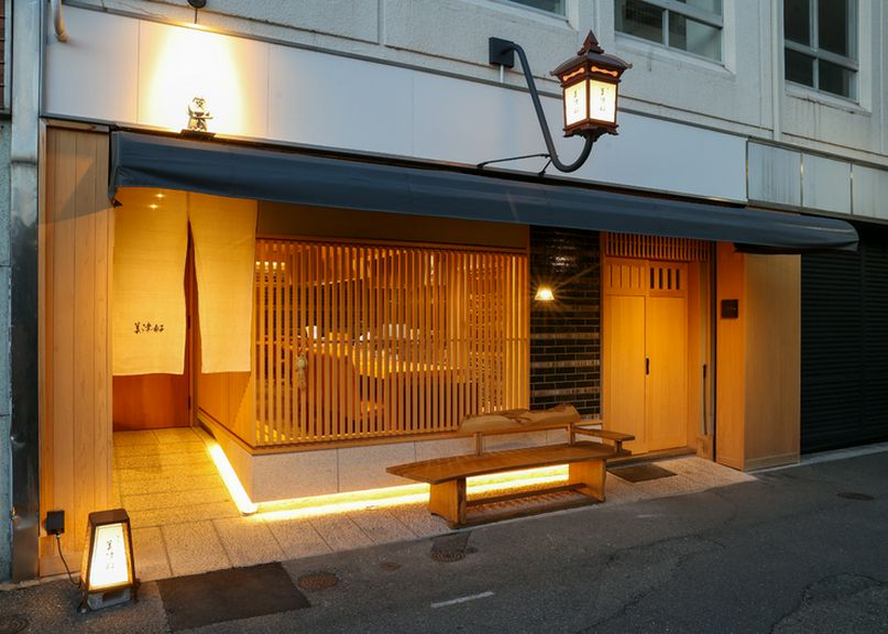 姫路に佇む大人の隠れ家ステーキ店