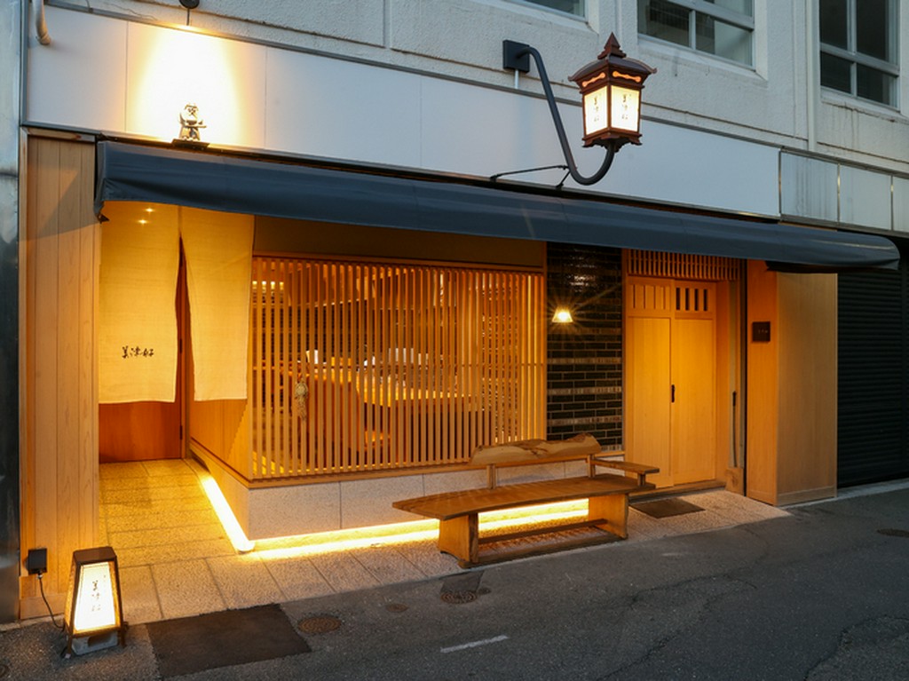 姫路に佇む大人の隠れ家ステーキ店