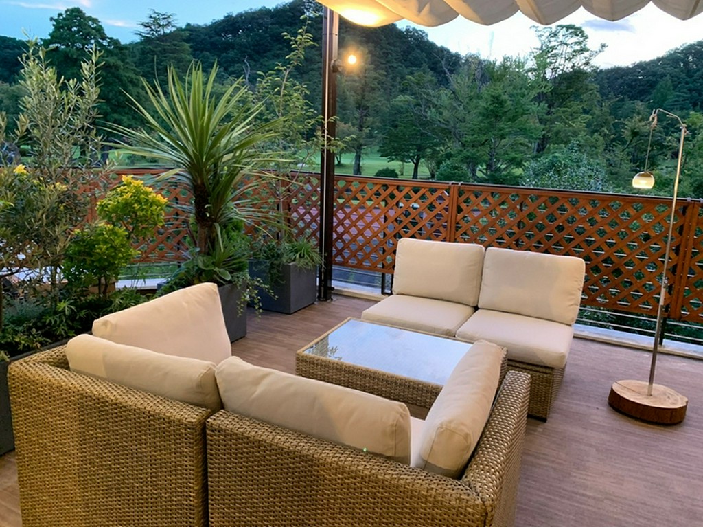 テラスソファ席