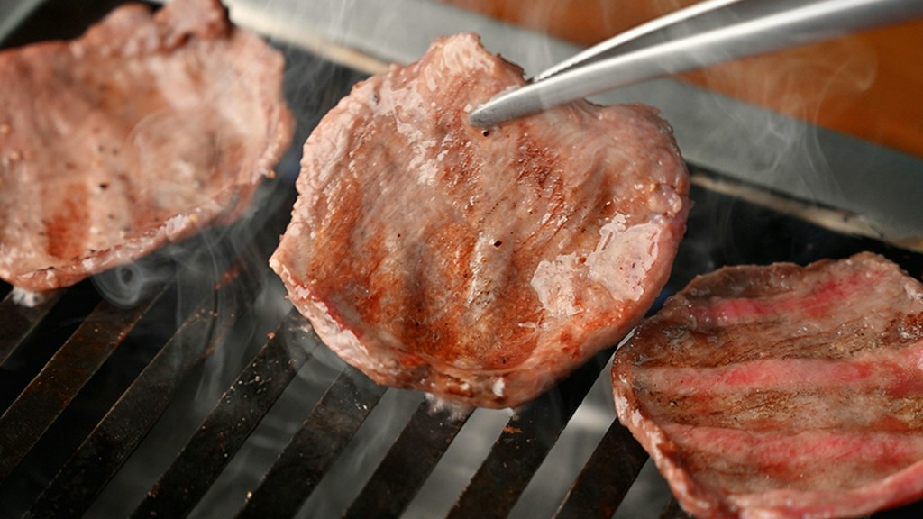 旨い肉・酒を満喫。飲み放題付きコースは各種宴会に活躍