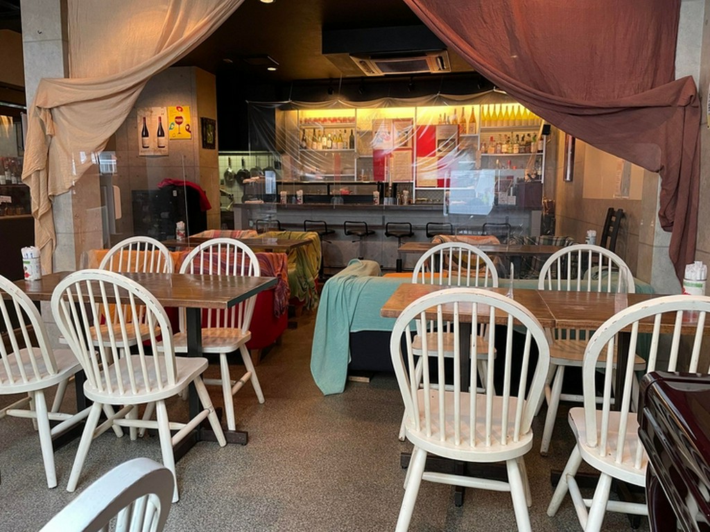 アットホームなくつろぎ空間。のんびりと過ごせるソファ席も完備