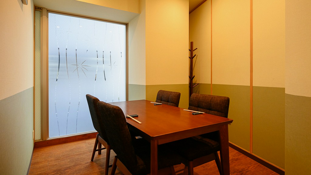 プライバシーを守りたい方や家族連れには個室がオススメ