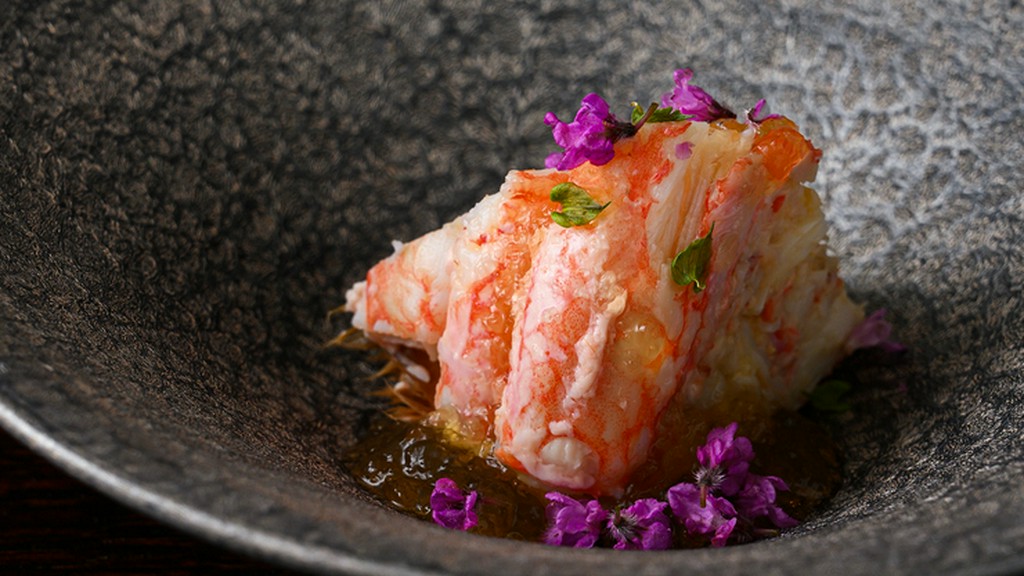 季節ごとに変わる旬の蟹の味覚が、一皿に凝縮『一品　蟹料理』