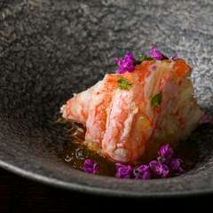 季節ごとに変わる旬の蟹の味覚が、一皿に凝縮『一品　蟹料理』