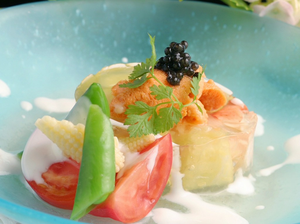 コースメニューを形づくるのは、選りすぐりの食材