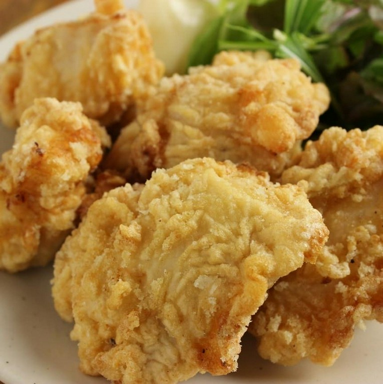 ヘルシーながらも風味豊かで食べ応え抜群『大山どりの塩唐揚げ』
