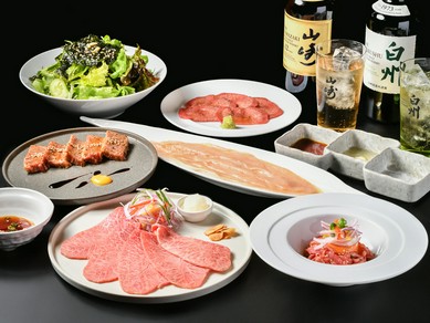 特別な日にはコースが最適。上質な酒も多数あり、接待にも活躍