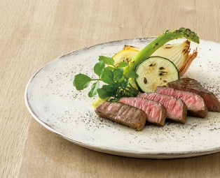 非日常空間で味わう、心ときめく一皿。艶やかに季節を映す料理『宿泊者用メニュー』